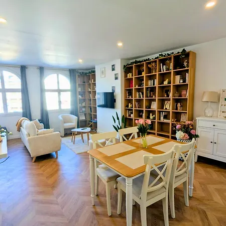 T3 61m2, Hypercentre, Vue Fontaine Chaude, Bureau Apartment *