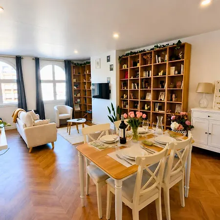 T3 61m2, Hypercentre, Vue Fontaine Chaude, Bureau Apartment